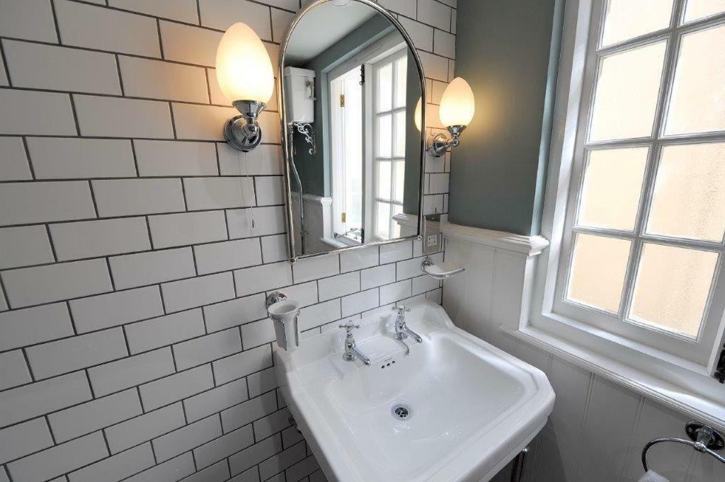 Little Monmouth 4 Bedroom Cottage, Old Town Lyme Regis, Dog Friendly And Parking Exterior foto