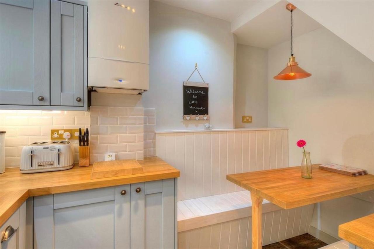 Little Monmouth 4 Bedroom Cottage, Old Town Lyme Regis, Dog Friendly And Parking Exterior foto